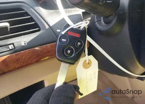 2011 Honda Accord 3.5 Ex-L z USA, uszkodzony, nr VIN 1HGCP3F85BA009590